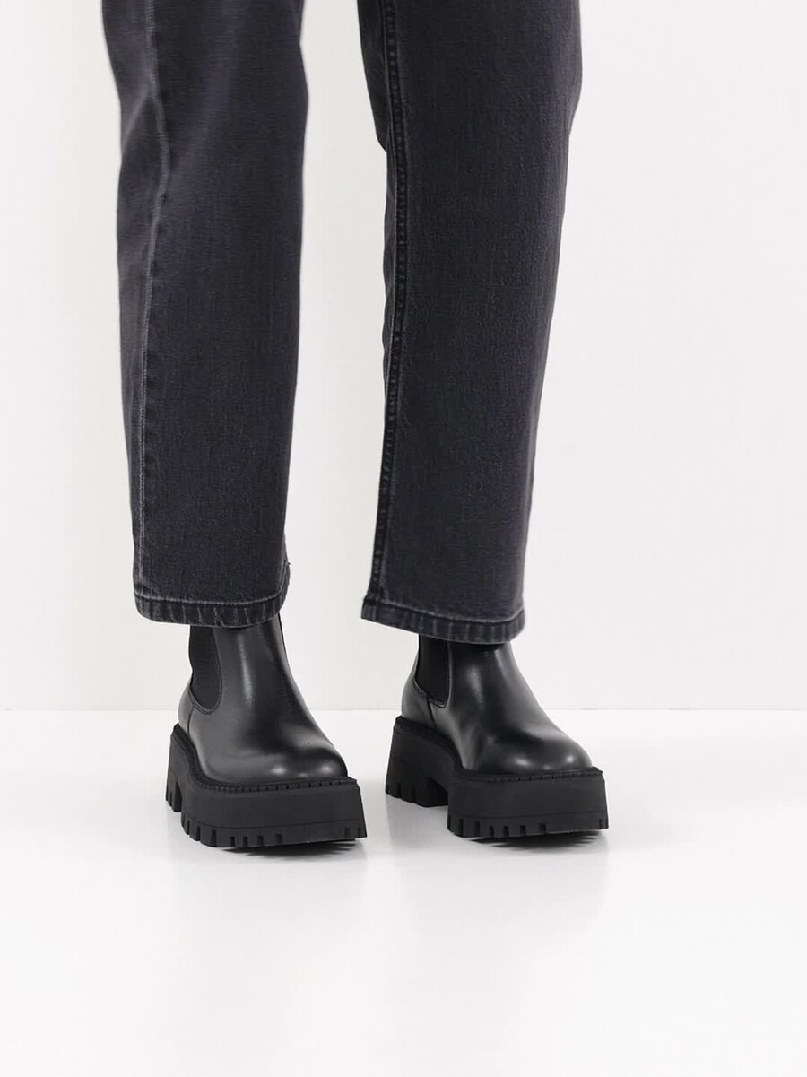 chelsea boot - nero 1-25486-43-001 compra tamaris stivaletti online
