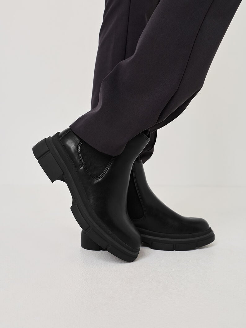 chelsea boot - nero 1-25826-43-001 compra tamaris stivaletti online