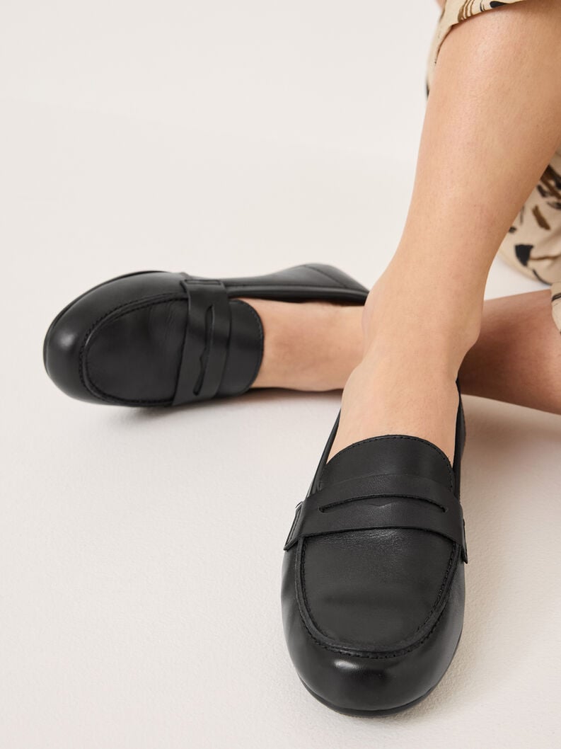 mocassino in pelle - nero 1-24229-42-003 compra tamaris scarpe basse pantofole online