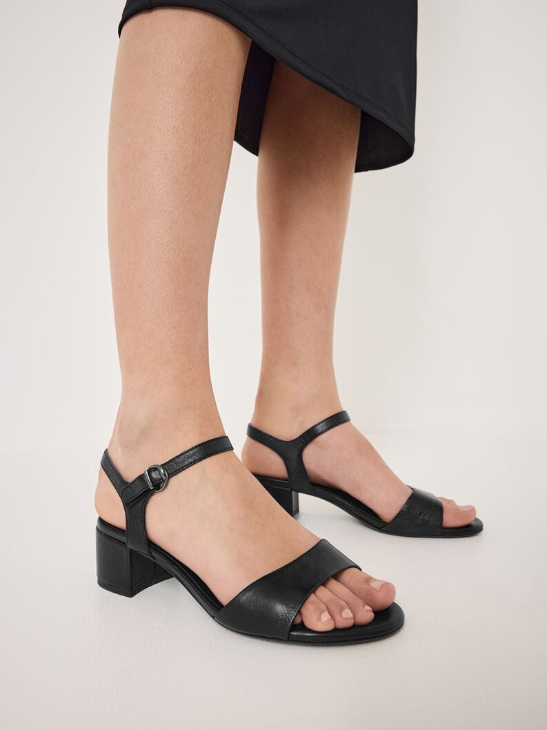 in pelle sandalo con tacco - nero 1-28250-42-001 compra tamaris sandali online