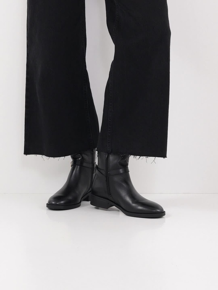bootie in pelle - nero 1-25303-45-001 compra tamaris stivaletti online
