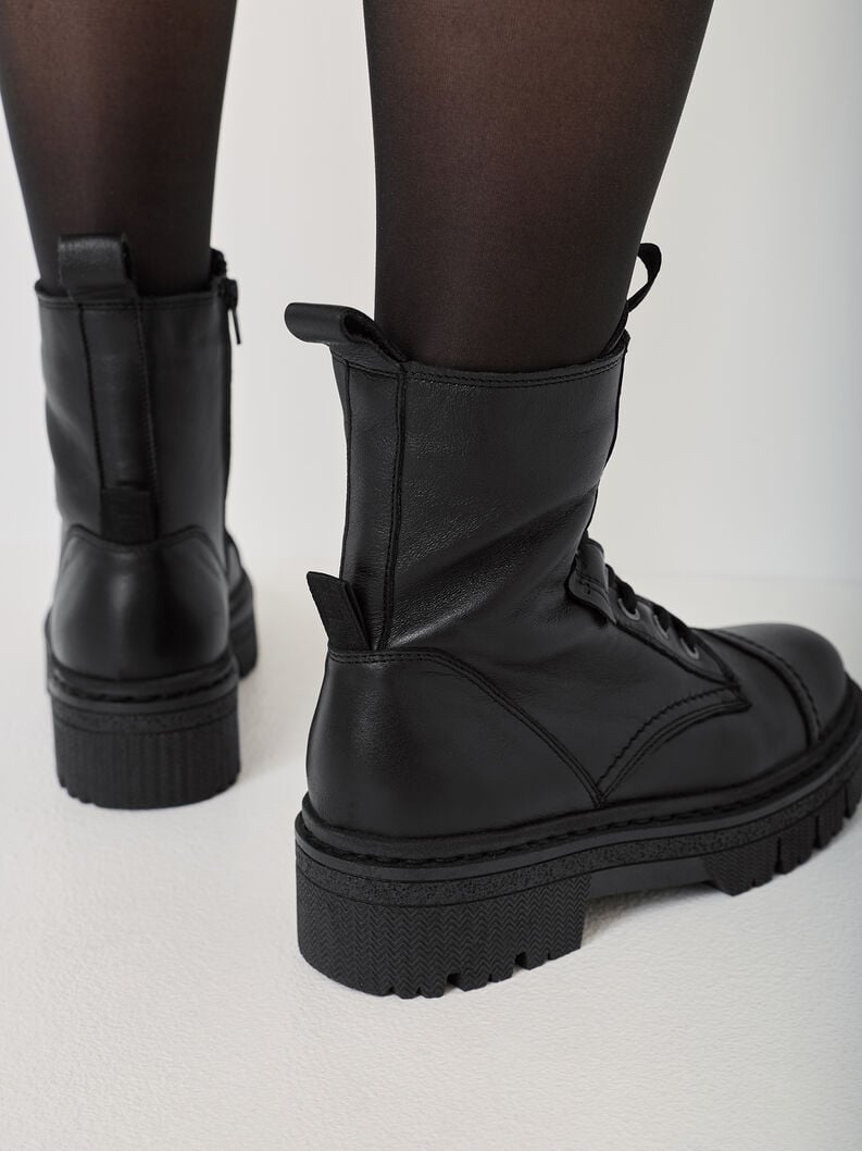 bootie in pelle - nero 1-25204-45-001 compra tamaris stivaletti online