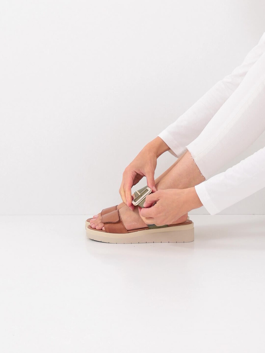 in pelle con tacco sandalo beige 8-88706-42-414 compra tamaris sandali online